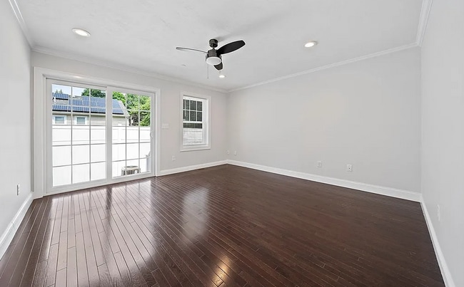 Building Photo - 469 Sherman St