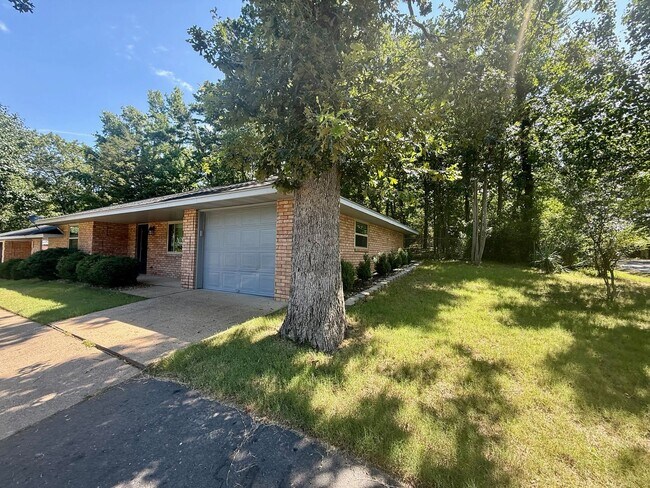 Building Photo - 777 Old Brundage Rd