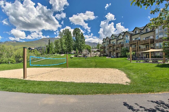 Building Photo - 3524 N Fox Run Dr