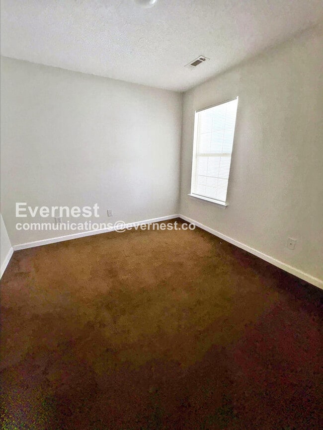 Building Photo - 7688 Creekside Ln