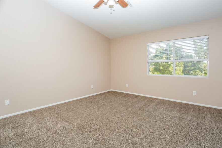 Building Photo - 9476 Plover Falls Ave