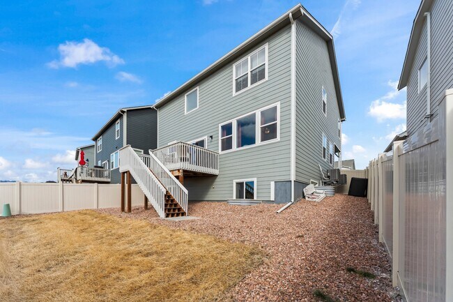 Building Photo - 5204 Roundhouse Dr
