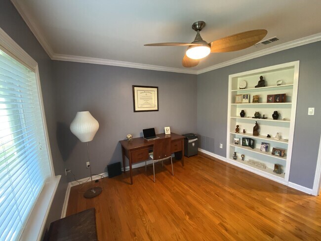 Building Photo - 256 Lorenz Rd
