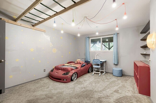 Building Photo - 3bd/1.75ba Issaquah Home