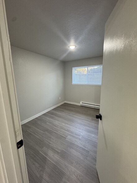 Building Photo - Alder Apartments
