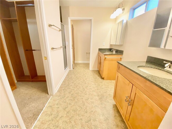 Building Photo - 400 Davenport Ln