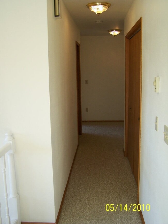 Primary Photo - Spacious Home in Beautiful Neighborhood!