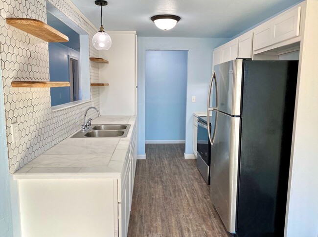 Building Photo - RECENT REMODEL!! 3 Bedroom, 1.5 Bathroom, ...