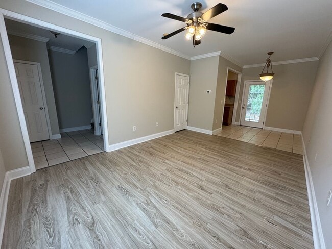 Building Photo - Nice 2/2.5 Townhouse in East Rome- $1,295