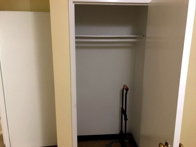 Building Photo - 15 Saran Ave