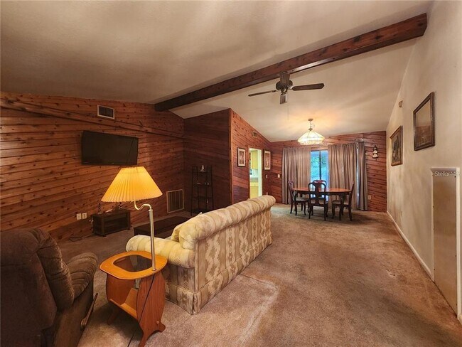 Building Photo - 913 Russell Ave
