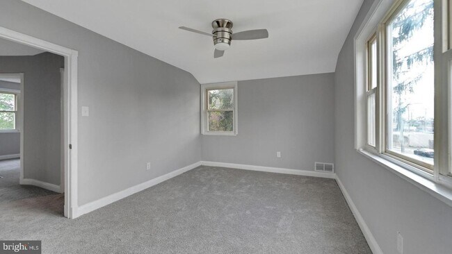 Building Photo - 4011 Mortimer Ave