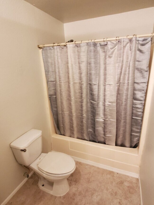 Building Photo - 446s51