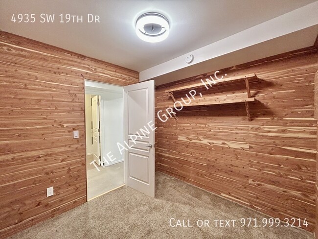 Building Photo - 4935 SW 19th Dr