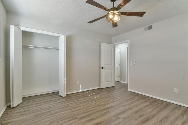 Building Photo - 608 Moraine Ave