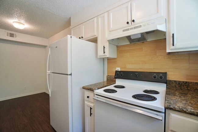Building Photo - 2906 Sweeney Ln