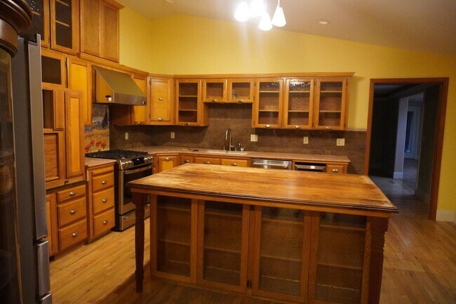 Building Photo - 24002 NE 120th Ct