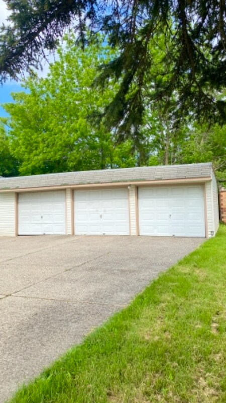 Building Photo - 43 Andrews Ave