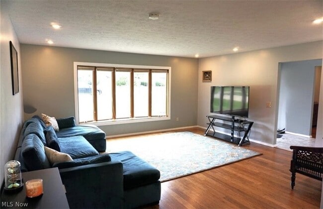 Building Photo - 22309 Rock Creek Cir
