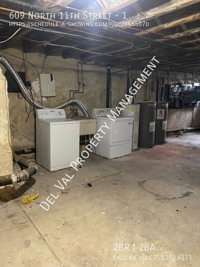 Building Photo - 609 N 11th St