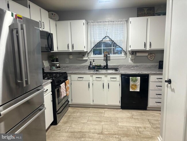 Building Photo - 12 Wanda Ct