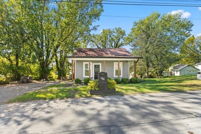 Building Photo - 1308 Columbia Rd