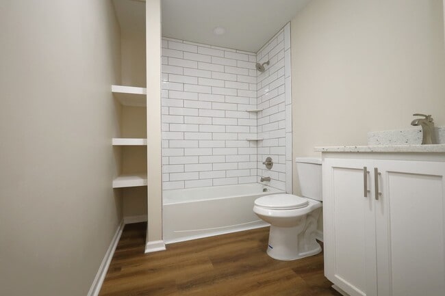 Building Photo - 2303 Jerry Jones Dr