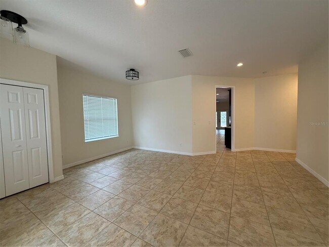 Building Photo - 10817 Masters Dr