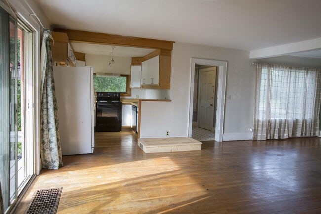Building Photo - 9 Arrowwood Dr