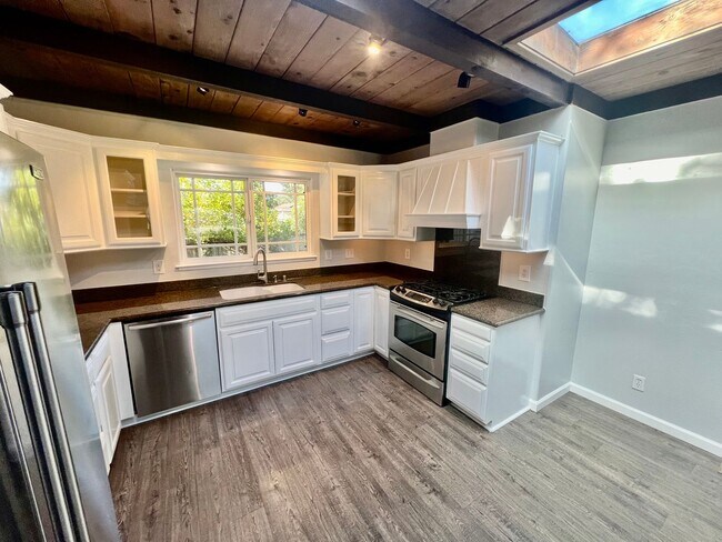 Building Photo - Single Family Home in Pacific Grove Neighb...