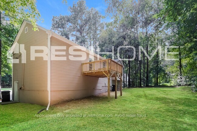 Building Photo - 140 Country Cottage Cir
