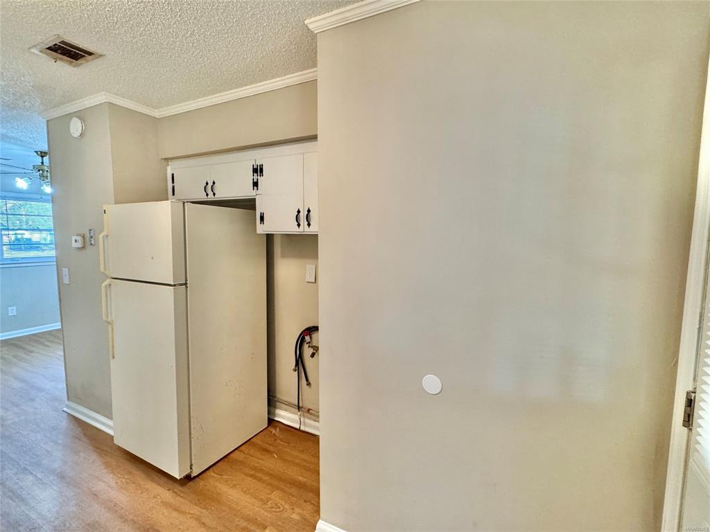 Building Photo - 1100 Lombard Dr