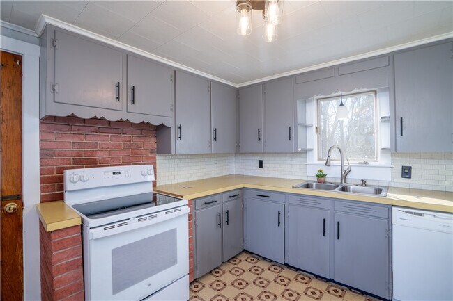Building Photo - 3367 NY-488