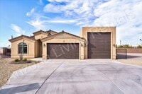 Building Photo - RV GARAGE HOME