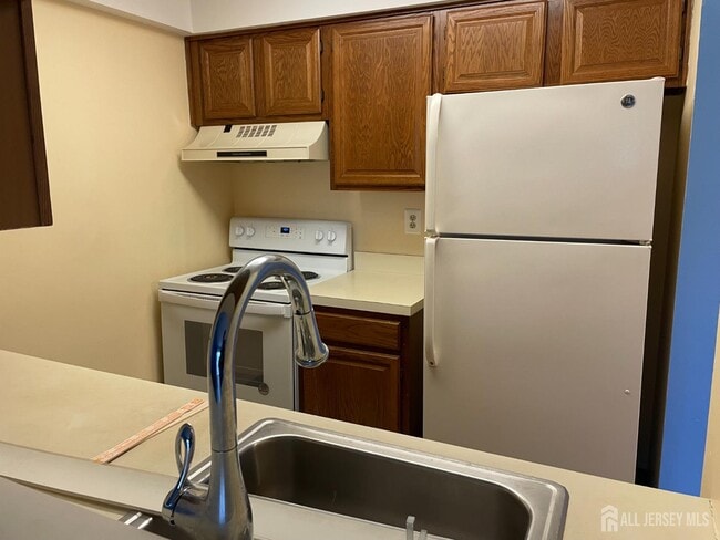 Building Photo - 2107 Ravens Crest Dr