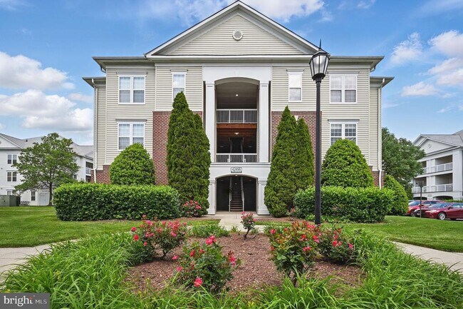 Primary Photo - 42496 Mayflower Terrace