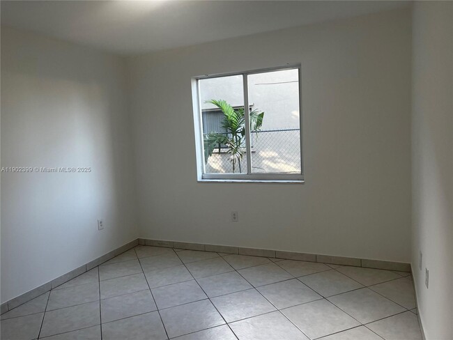 Building Photo - 181 NW 47th Ave