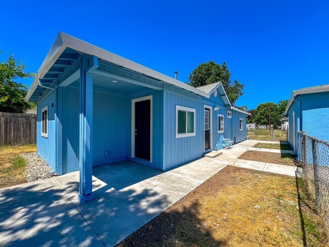 Building Photo - Newly Remodeled Two Bedroom Napa House