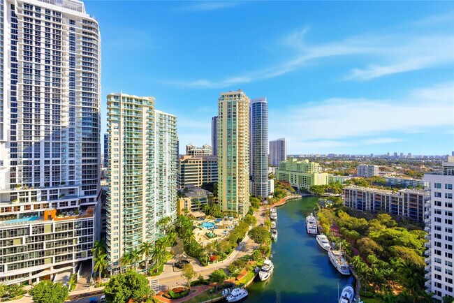 Building Photo - 511 SE 5 Ave