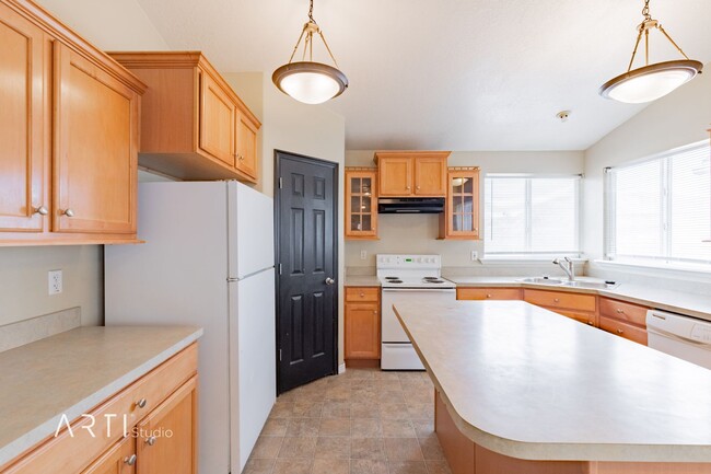 Building Photo - Amazing Remodeled Home in North Lehi