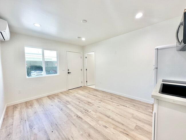 Building Photo - 3742 Westwood Blvd