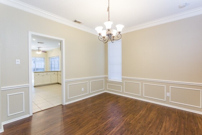 Building Photo - 6926 Shady Ln