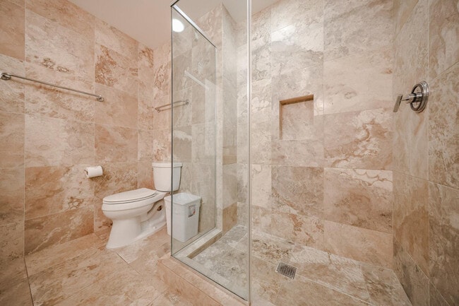 Building Photo - 7121 E Rancho Vista Dr