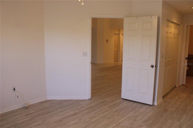 Building Photo - 1702 Fairway Trce