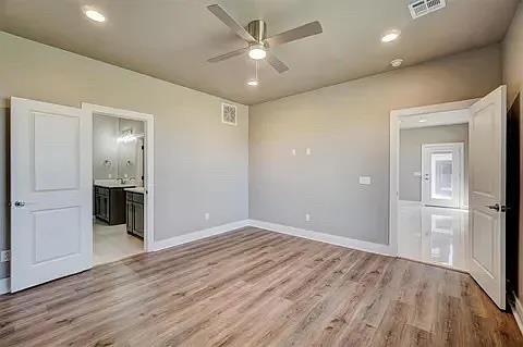 Building Photo - 620 Abadan Dr