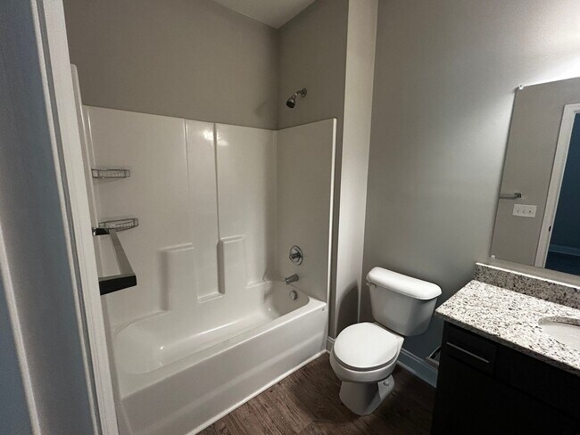 Building Photo - Beautiful duplex in Valdosta, Ga!
