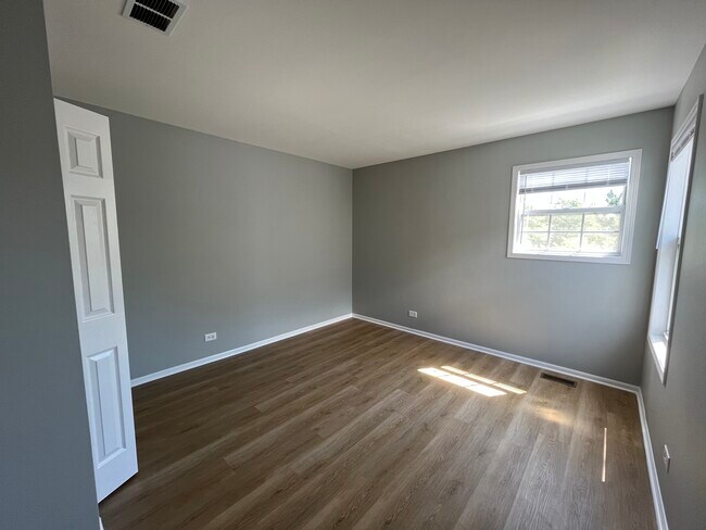 Building Photo - 2826 Powell Ct