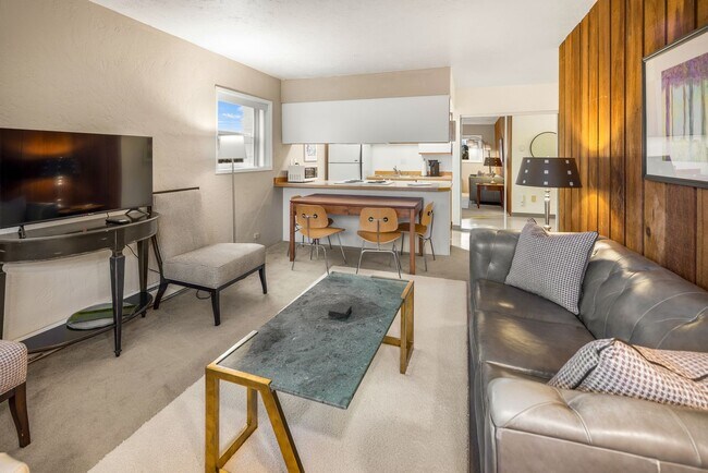 Building Photo - Downtown Anchorage Two Bedroom Two Bath (102)