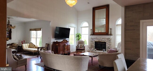 Building Photo - 1104 Mountain Hope Ct