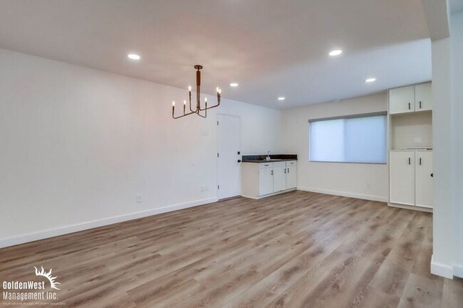 Building Photo - Stunningly Updated 3Bdm 2Ba Home Nearby Lake Murray!